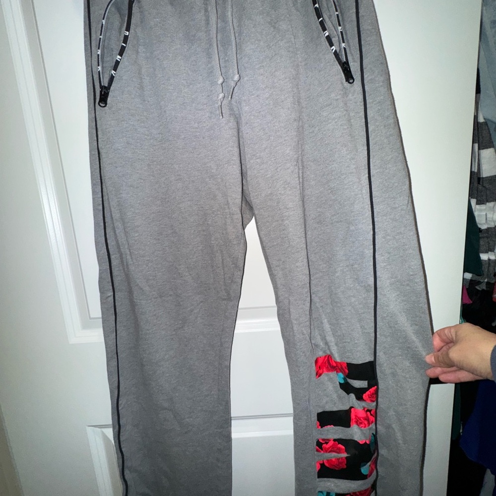 Love PINK grey and red rose sweat suit set - Picture 6 of 10